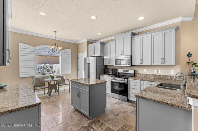 1139 S Brevard Avenue, Cocoa Beach, FL 32931