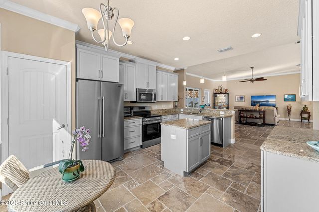 1139 S Brevard Avenue, Cocoa Beach, FL 32931