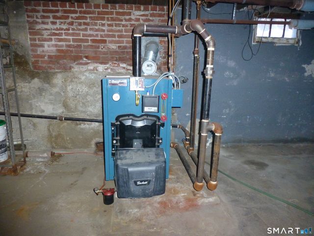 108 West Town Street, Norwich, CT 06360