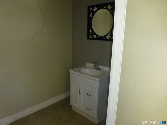 108 West Town Street, Norwich, CT 06360