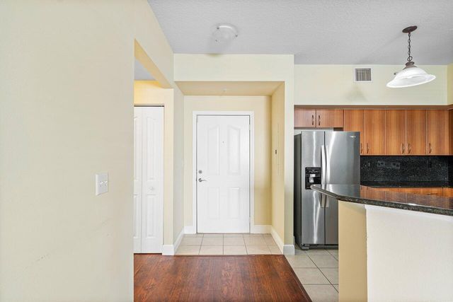 250 NE 3rd Avenue 1-205, Delray Beach, FL 33444