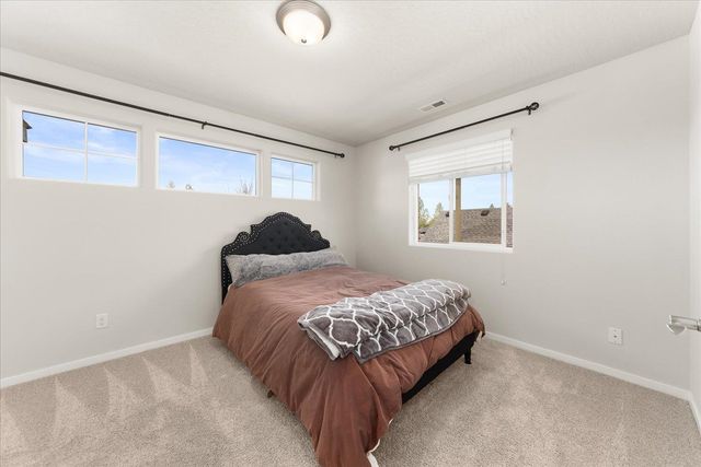 5611 S Ravencrest Dr, Spokane, WA 99224