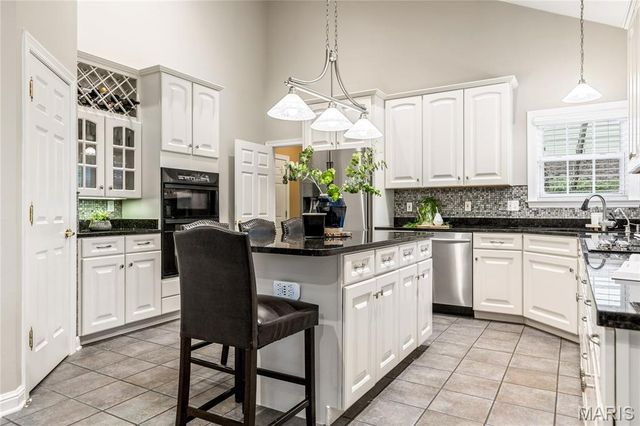 882 Cabernet Lane, St Albans, MO 63073