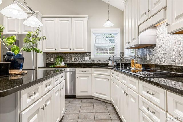 882 Cabernet Lane, St Albans, MO 63073