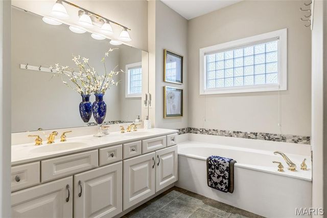 882 Cabernet Lane, St Albans, MO 63073