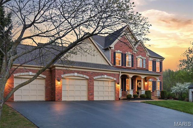 882 Cabernet Lane, St Albans, MO 63073