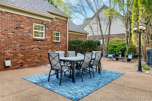 882 Cabernet Lane, St Albans, MO 63073