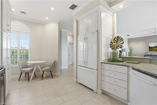 1600 Clermont Dr Unit 302, Naples, FL 34109