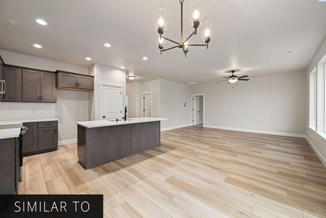 7243 W 29th Place, Kennewick, WA 99338