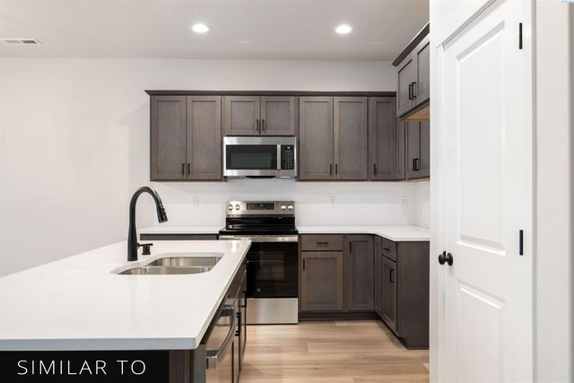 7243 W 29th Place, Kennewick, WA 99338