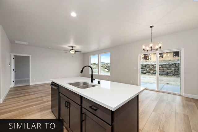 7243 W 29th Place, Kennewick, WA 99338