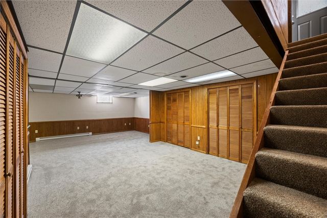 111 Holsing Ln, Frazer, PA 15084