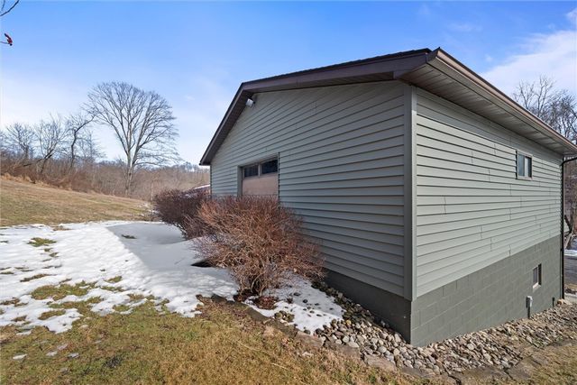 111 Holsing Ln, Frazer, PA 15084
