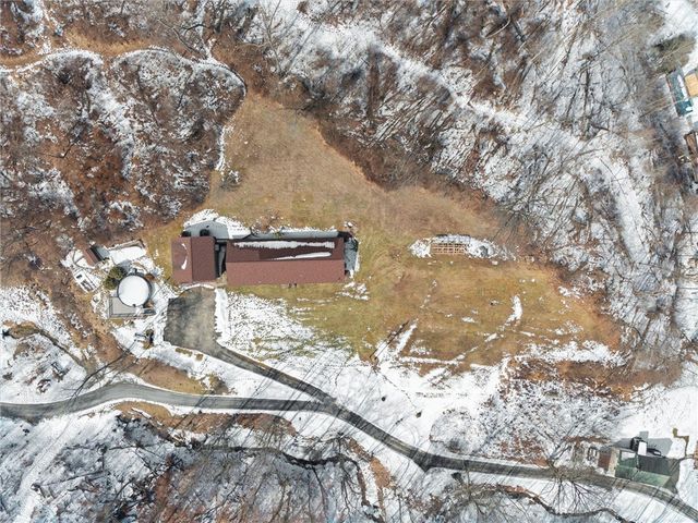 111 Holsing Ln, Frazer, PA 15084