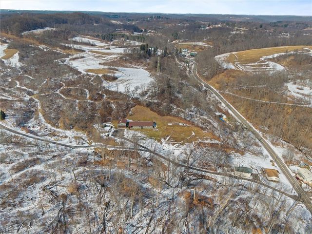 111 Holsing Ln, Frazer, PA 15084