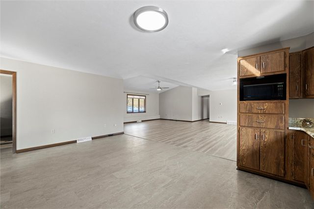 111 Holsing Ln, Frazer, PA 15084