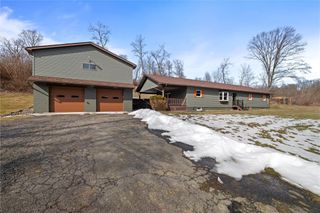 111 Holsing Ln, Frazer, PA 15084