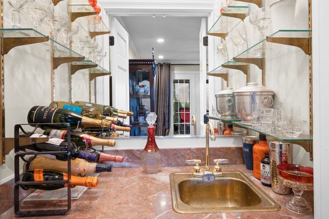 411 Country Club Ct, Clarksville, TN 37043