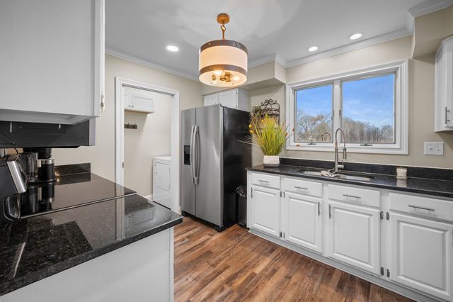 411 Country Club Ct, Clarksville, TN 37043