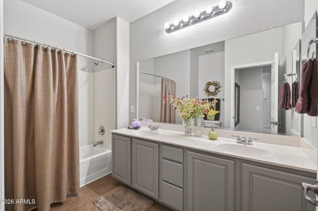 7135 W DESERT MIRAGE Drive, Peoria, AZ 85383