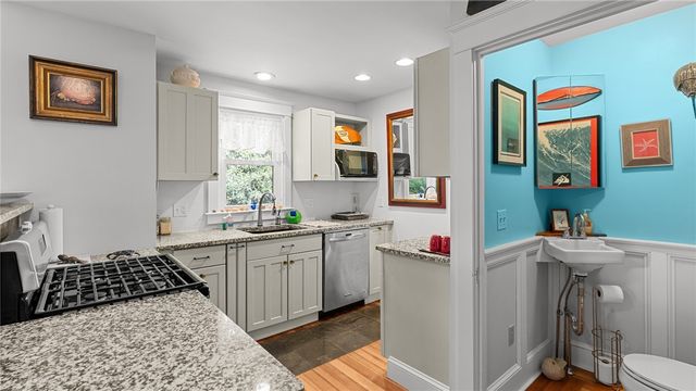75 Garfield Street, Newport, RI 02840