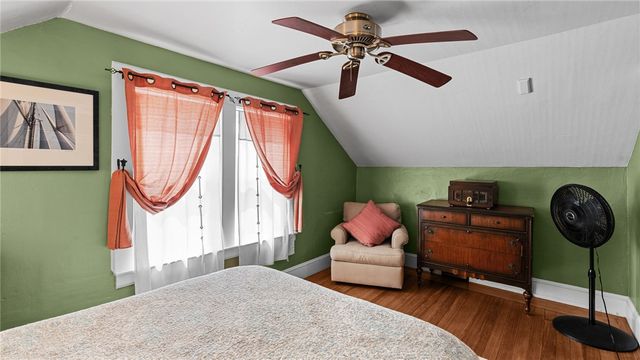 75 Garfield Street, Newport, RI 02840