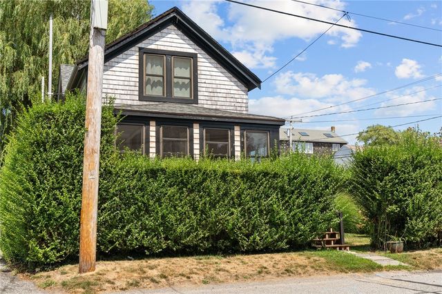 75 Garfield Street, Newport, RI 02840