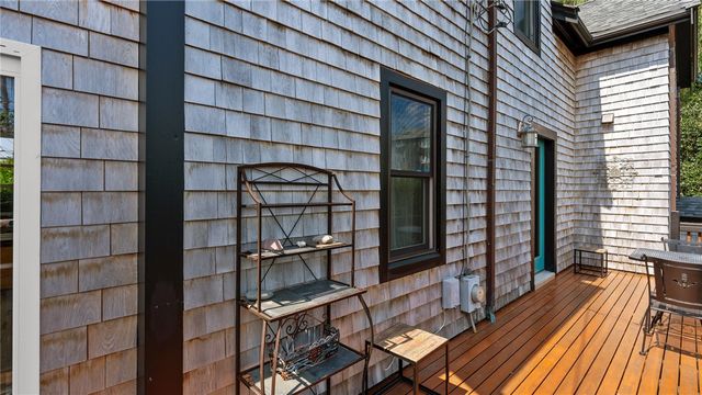 75 Garfield Street, Newport, RI 02840