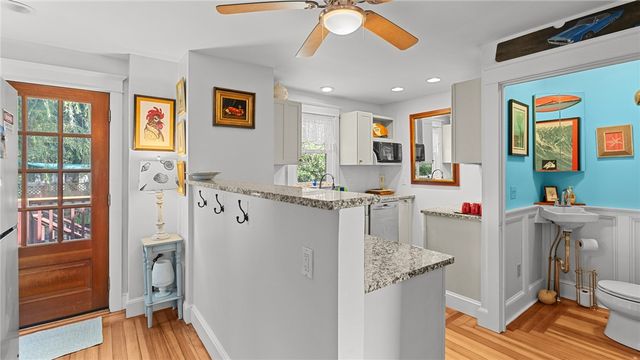 75 Garfield Street, Newport, RI 02840