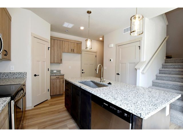 533 S 10th St, Berthoud, CO 80513