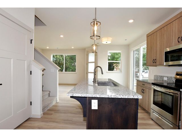 533 S 10th St, Berthoud, CO 80513