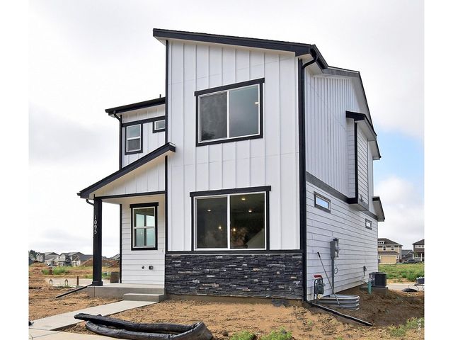 533 S 10th St, Berthoud, CO 80513