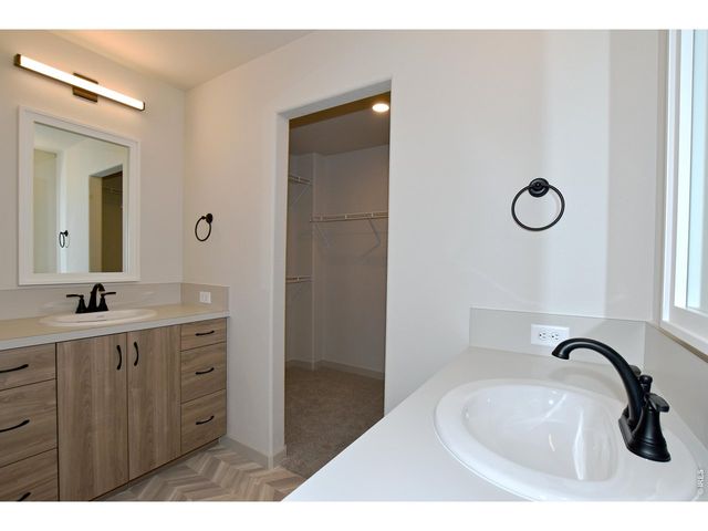 533 S 10th St, Berthoud, CO 80513