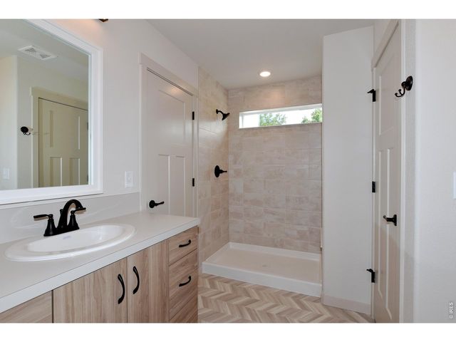 533 S 10th St, Berthoud, CO 80513
