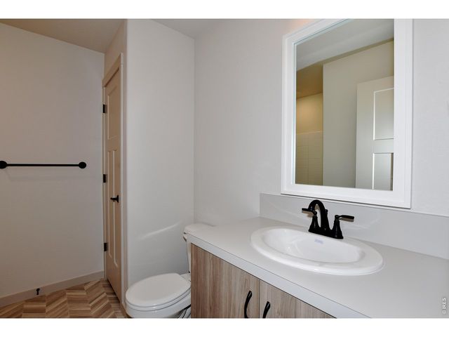 533 S 10th St, Berthoud, CO 80513