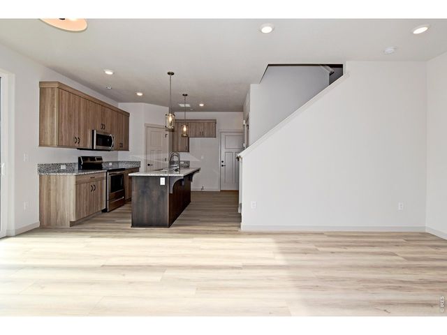 533 S 10th St, Berthoud, CO 80513