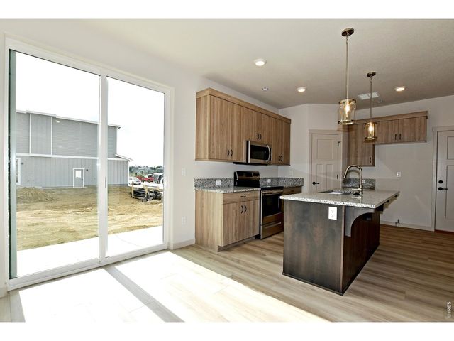 533 S 10th St, Berthoud, CO 80513