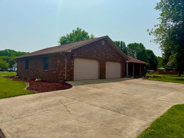 84 Cherokee Avenue, Russell Springs, KY 42642