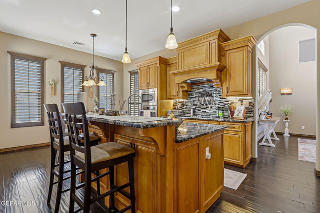 6460 SNOWHEIGHTS Court, El Paso, TX 79912