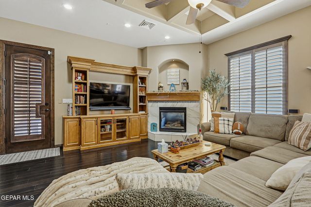 6460 SNOWHEIGHTS Court, El Paso, TX 79912