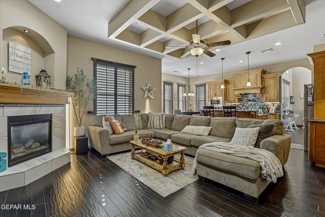 6460 SNOWHEIGHTS Court, El Paso, TX 79912