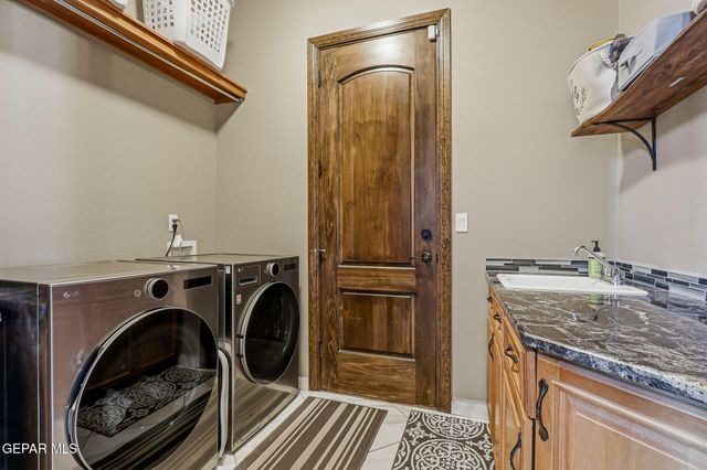 6460 SNOWHEIGHTS Court, El Paso, TX 79912