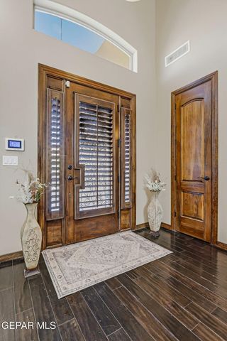 6460 SNOWHEIGHTS Court, El Paso, TX 79912