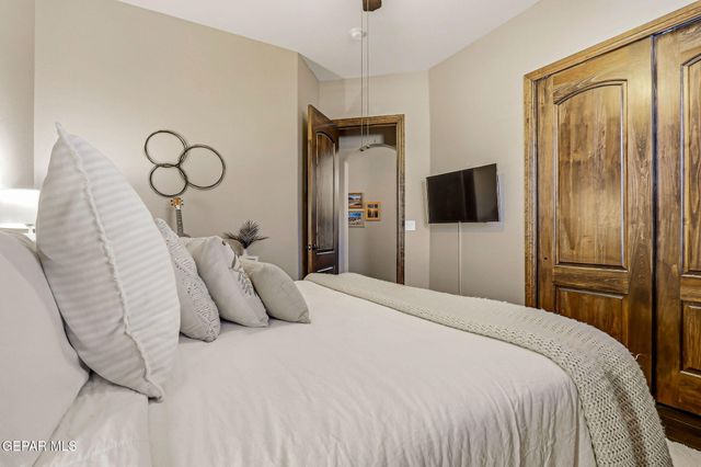 6460 SNOWHEIGHTS Court, El Paso, TX 79912