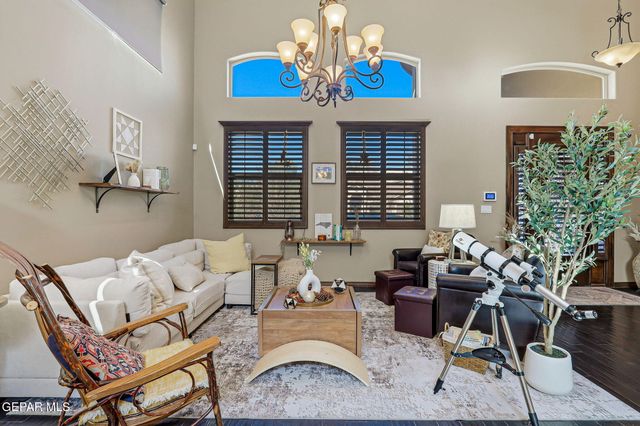 6460 SNOWHEIGHTS Court, El Paso, TX 79912