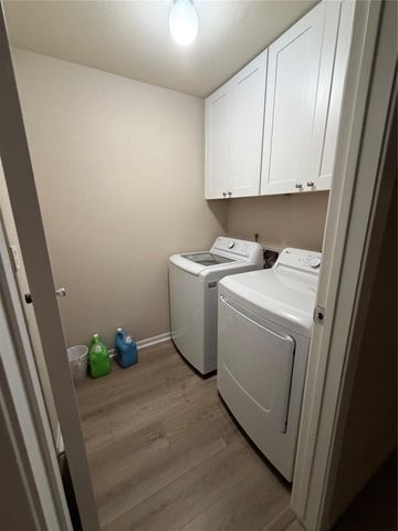 2409 Bering Drive 18, Houston, TX 77057