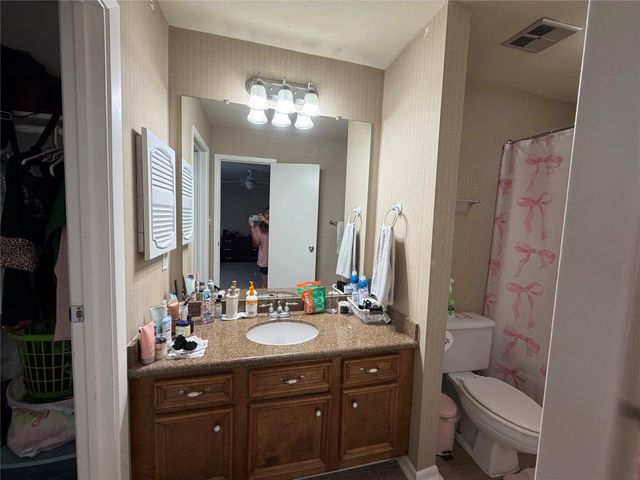2409 Bering Drive 18, Houston, TX 77057
