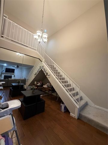 2409 Bering Drive 18, Houston, TX 77057