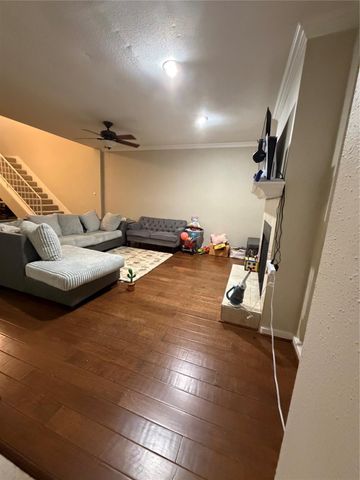 2409 Bering Drive 18, Houston, TX 77057
