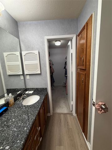 2409 Bering Drive 18, Houston, TX 77057